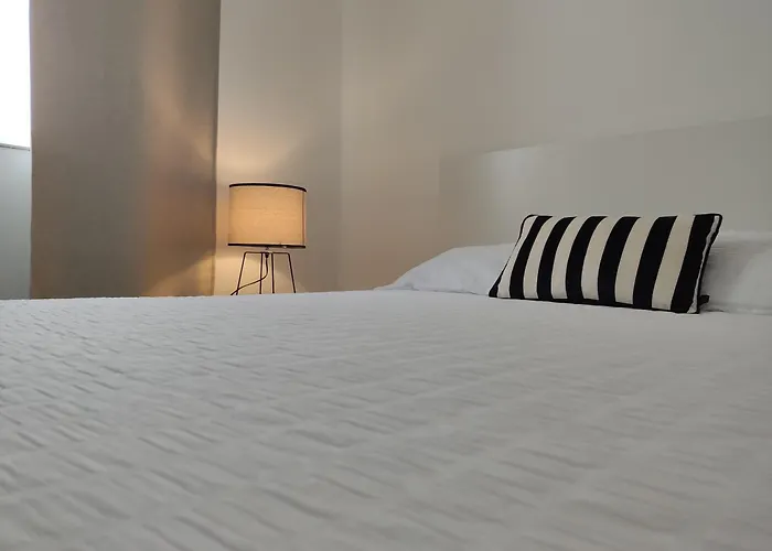 Mina Lux Jelsa